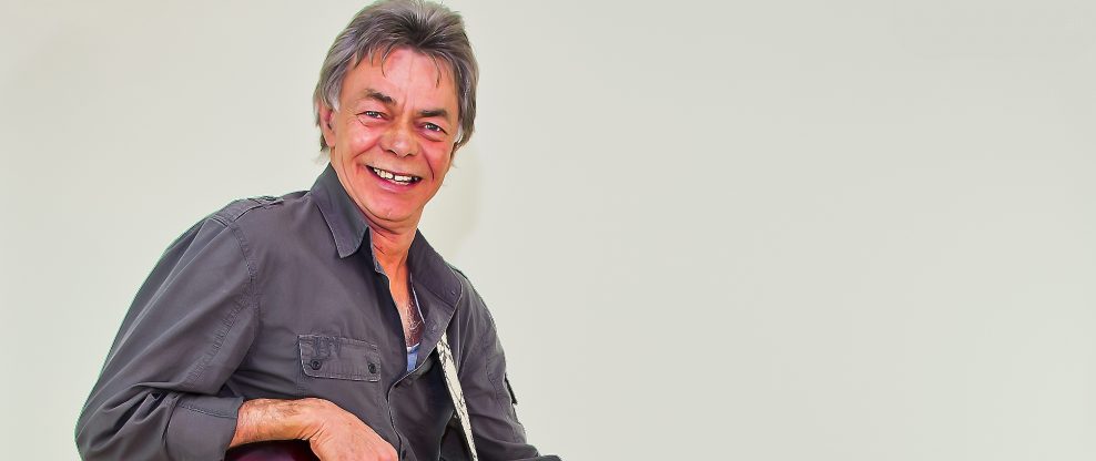 Phil Emmanuel, Famed Australian Guitarist, Passes at 65