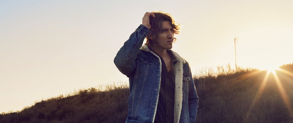 Dean Lewis Signs With WME For Worldwide Representation